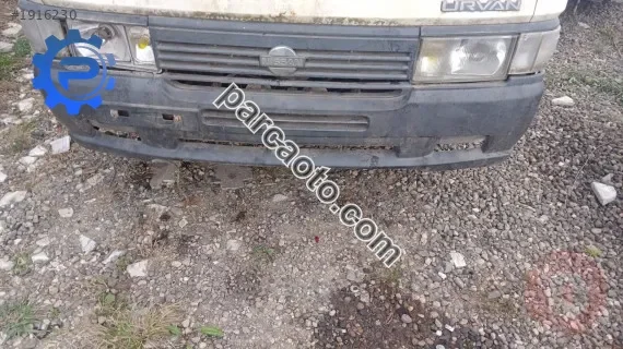 1998 model nissan urvan 2.5 çıkma ön tampon