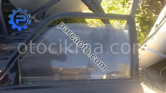 mazda 323 sağ arka cam