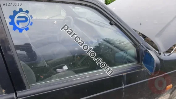 mazda 929 çıkma sağ ön kapı camı