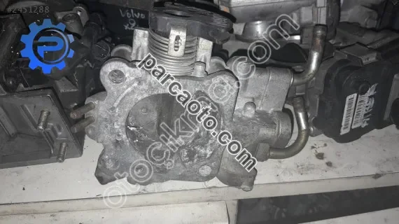 mitsubishi carisma orjinal çıkma boğaz kelebeği