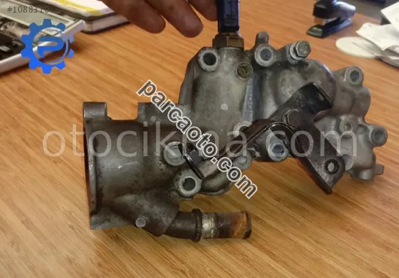 peugeot 106 1.4 8v çıkma termostat yuvası