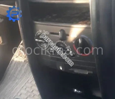 peugeot 207 1.4 benzinli çıkma klima kontrol paneli