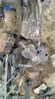 2009 model peugeot 207 1.4 çıkma direksiyon kutusu