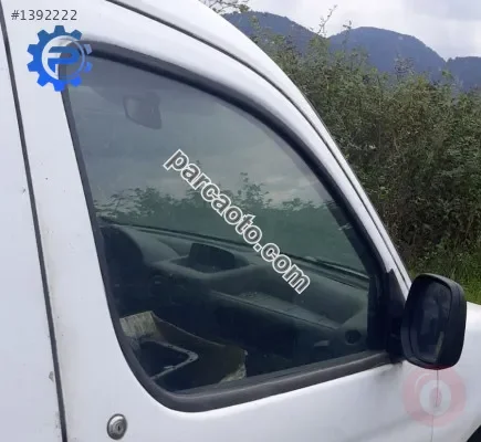 citroen berlingo çıkma sağ ön kapı camı
