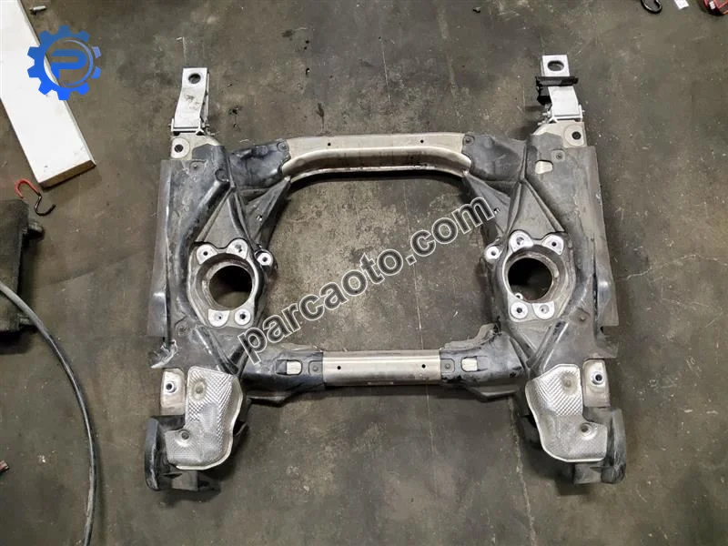 Toyota Corolla Cross Flame 2022-2025 orjinal çıkma travers Toyota Corolla Cross Flame 2022-2025 orjinal çıkma travers