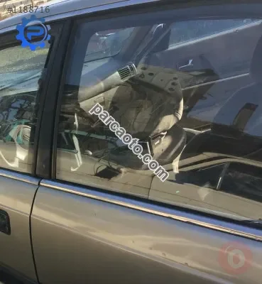 1992 model mazda 626 çıkma sol arka kapı camı