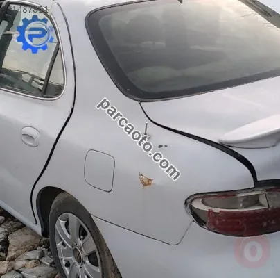 1996 hyundai elantra 1.8 otomatik çıkma sol arka çamurluk