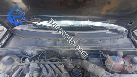 seat ıbiza  çıkma ön cam ızgarası