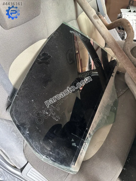 Fiat linea sağ arka kapı camı Fiat linea sağ arka kapı camı
