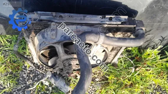 Renault 19 1.8 benzinli-1.9 dizel şu radyator fan yedek parça