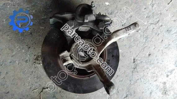 Renault 5 R5 Sağ Taşıyıcı orjinal çıkma