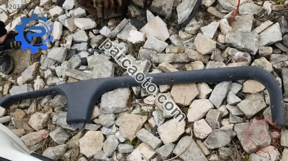 Ford escort sağ eşik plastiği çıkma