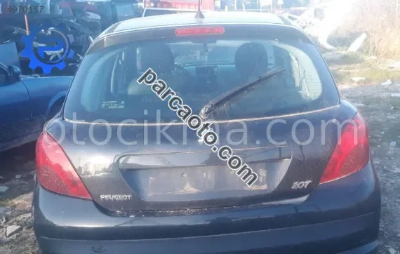 2009 model peugeot 207 1.4 çıkma dolu bagaj kapağı