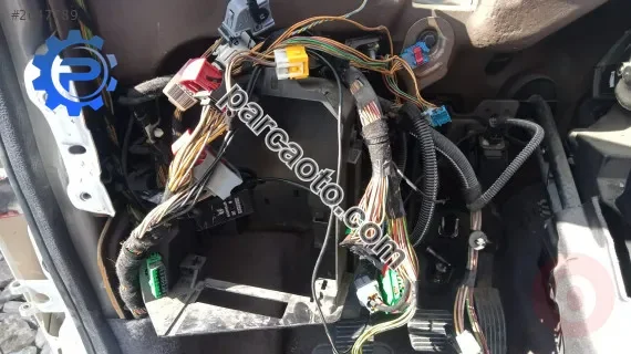Peugeot 206 1.4 dizel torpido iç tesisat çıkma