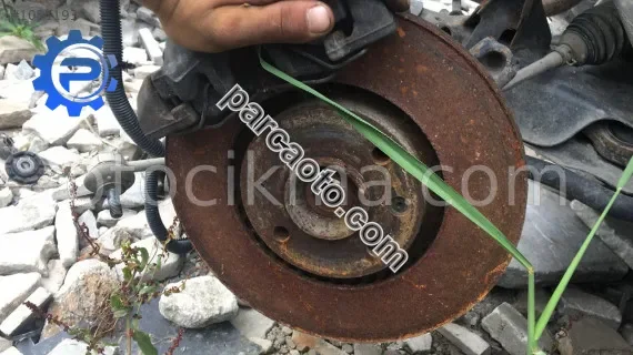 citroen berlingo çıkma sol taşıyıcı disk fren merkezi