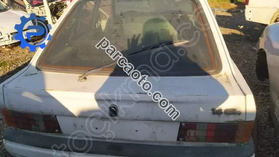 Escort 1.6 89-92 bagaj kapağı çıkma