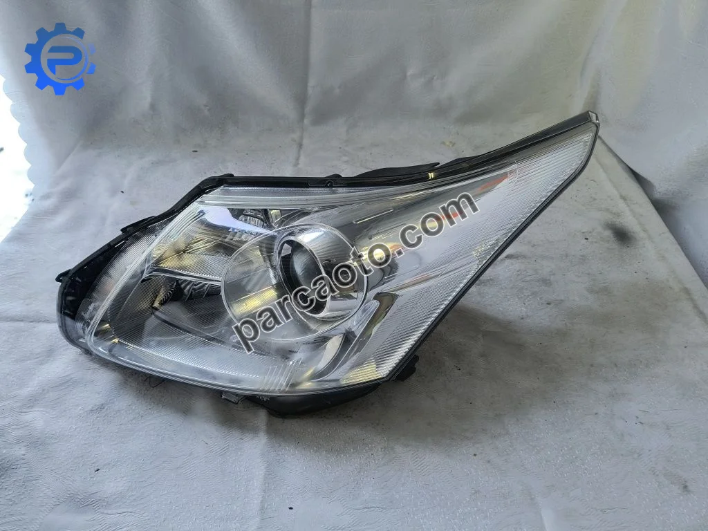 Toyota Avensis t27 Orjinal Çıkma Far 8112605310 8117005311