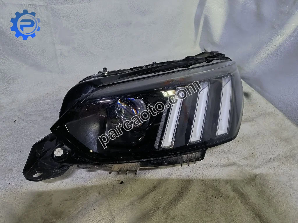 Peugeot 208 GT Line  Orjinal Çıkma Far 9833036280  9823194180  9802221380 