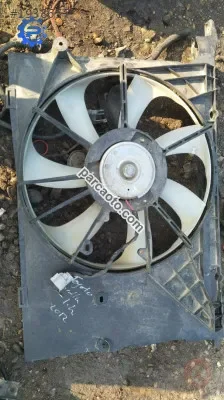toyota corolla 1,4 radyatör fanı çıkma