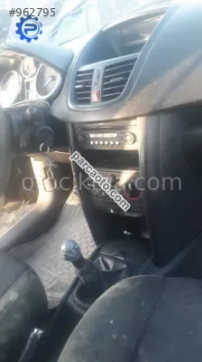 2009 peugeot 207 1.4 benzinli çıkma orta kontrol paneli