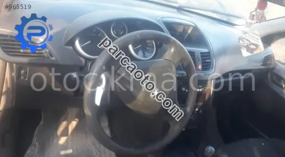 peugeot 207 1.4 benzinli çıkma göğüslük torpido