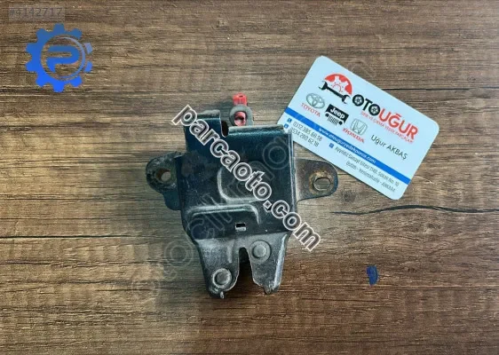 1999-2001 model toyota corolla bagaj kilidi