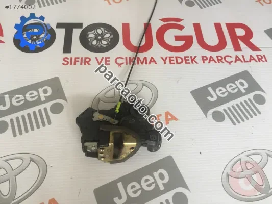 2002-2007 model toyota corolla sağ ön kapı kilidi