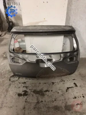 2013-2018 model toyota auris bagaj kapağı