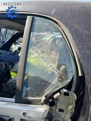 Dodge Ram Kelebek Cam Arka - İstanbul Ataşehir