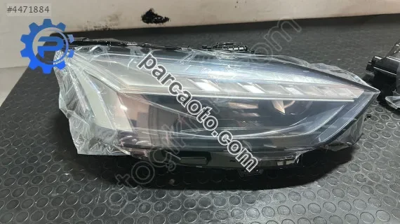2024 audi a5 sağ far sıfır orjinal