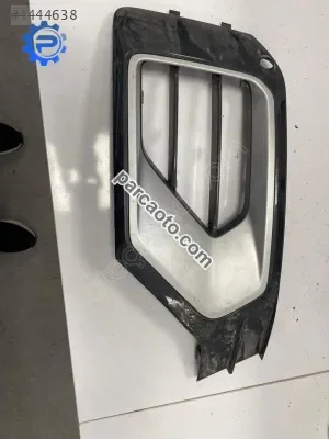 Audi a1 sis farı çerçevesi