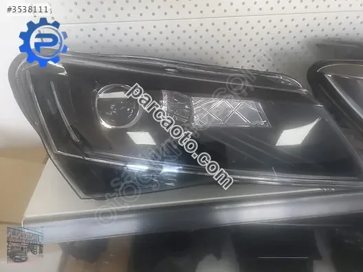 201-2018 skoda super b sağ far leddli zenonlu orjınal çıkma