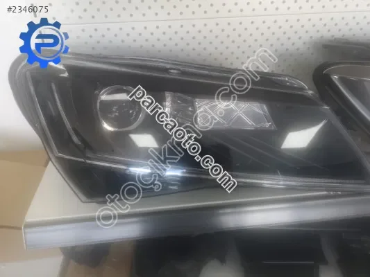 2015-2018 skoda superb sağ far ledli zenonlu orjınal çıkma