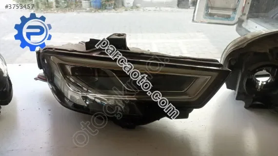 A3 Modeli Audi İçin Orjinal Sağ Far - Çıkma Parça