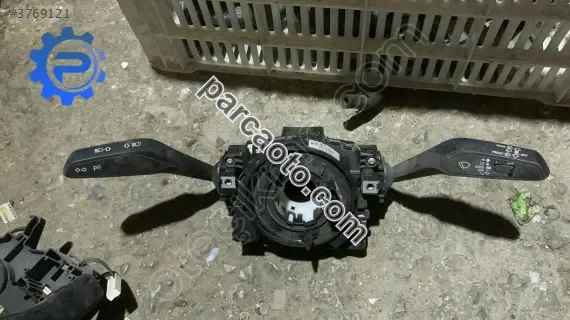 Audi Q3 Sinyal Kolu - İzmir Bornova