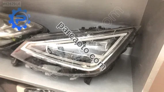 Seat  ibiza orjinal çıkma sol far