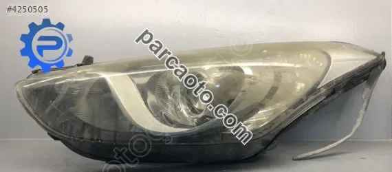 Hyundai i30 orjinal çıkma sol far b