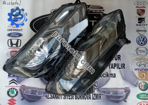 Dacia sandero orjınal çıkma sağ far ( içi siyah)