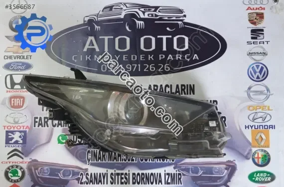 Toyota auris orjinal sağ far