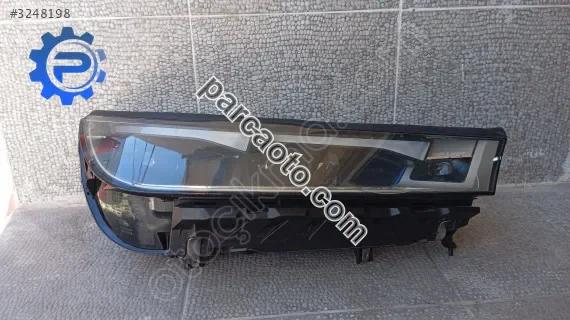 Bmw i7 orjinal çıkma sağ ön far
