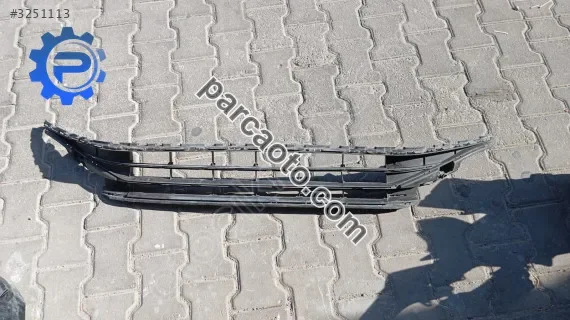 Volkswagen passat orjinal çıkma ön tampon ızgarası