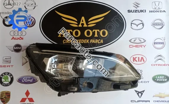 Peugeot 3008 orjinal çıkma sağ far