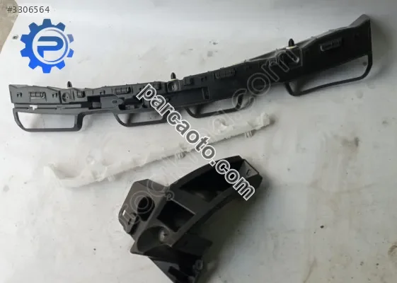Megane 4 Arka Tampon Braketi çıkma