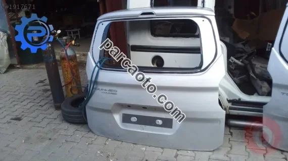 Ford tourneo courier orjınal çıkma bagaj kapağı