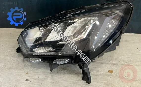 Peugeot 2008 orjınal çıkma  2020-2021 sol far