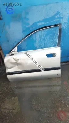 Mitsubishi carizma  orjınal çıkma sol ön kapı