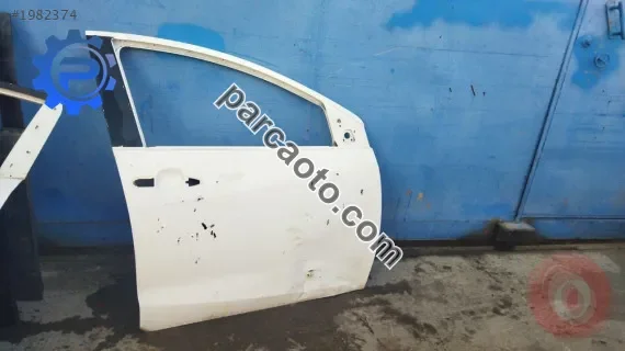 Toyota avensis orjınal çıkma sağ ön kapı