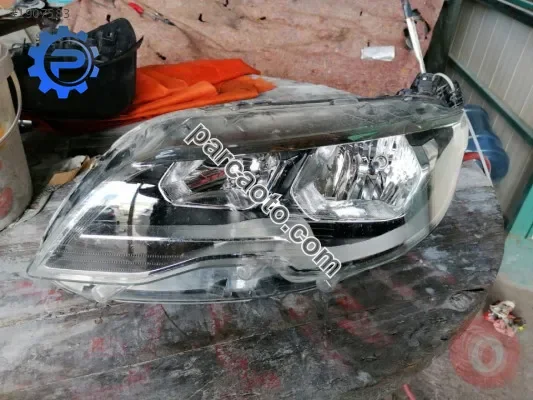 Peugeot 301 orjınal çıkma far