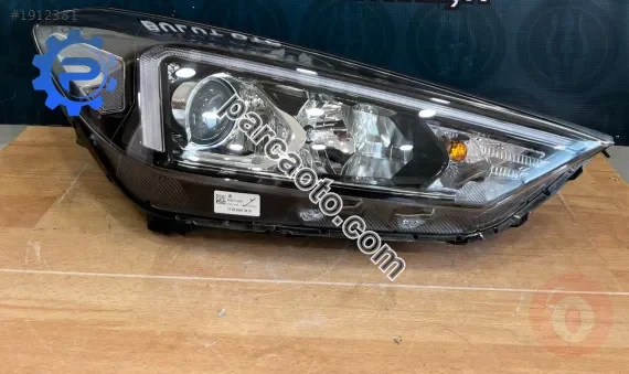 Hyundai tucson orjınal çıkma  sağ  far