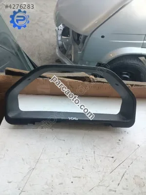 Peugeot 106 gösterge paneli çerçevesi